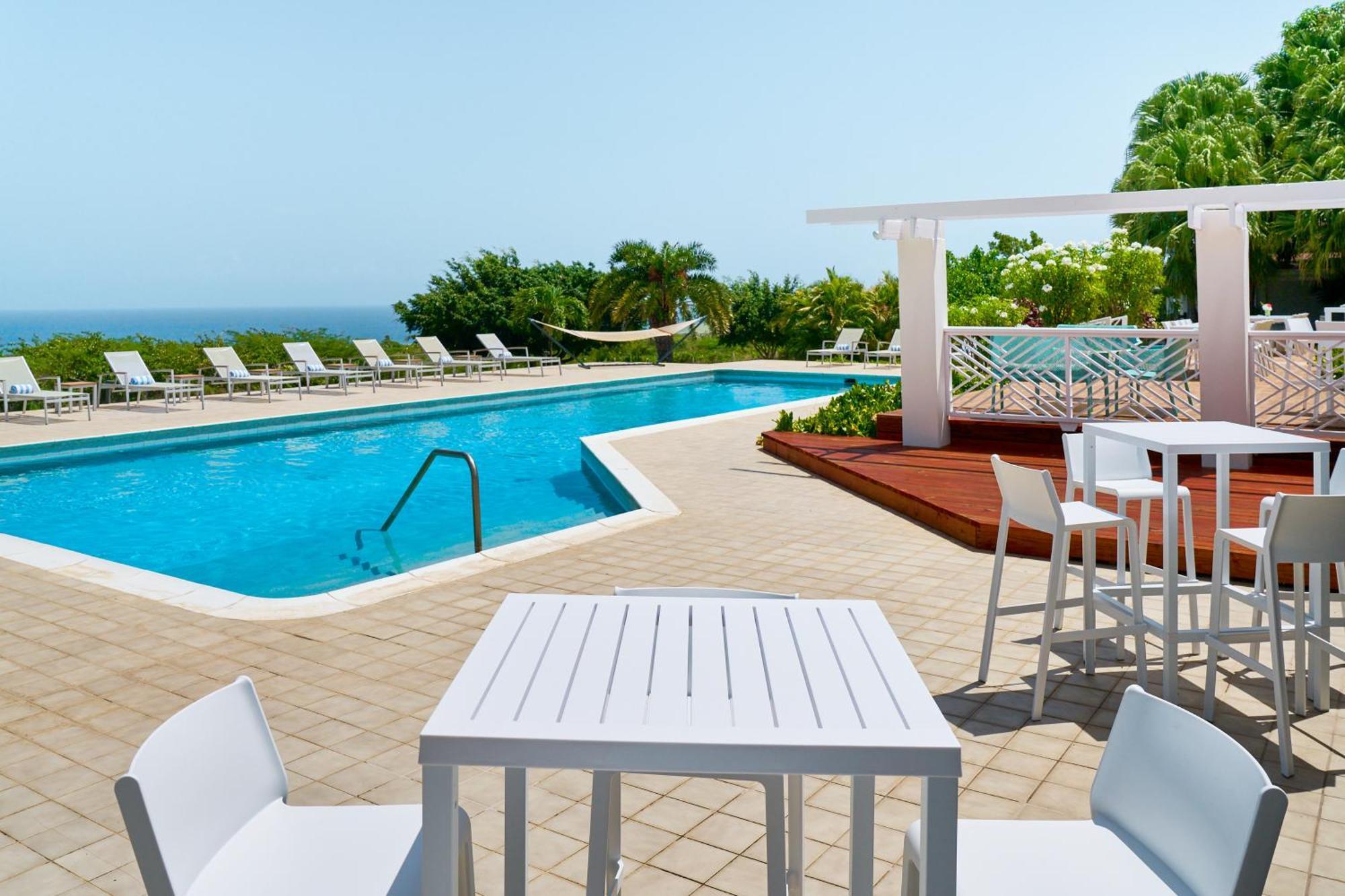 Mount Nevis Hotel Exteriör bild